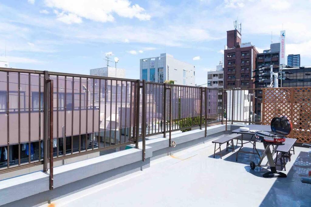 Ferienwohnung Sanacion Namba 難波千日前の5Ldk120平米 駅徒歩2分 広々バルコニーでバーベキューも可能 Ōsaka Exterior foto