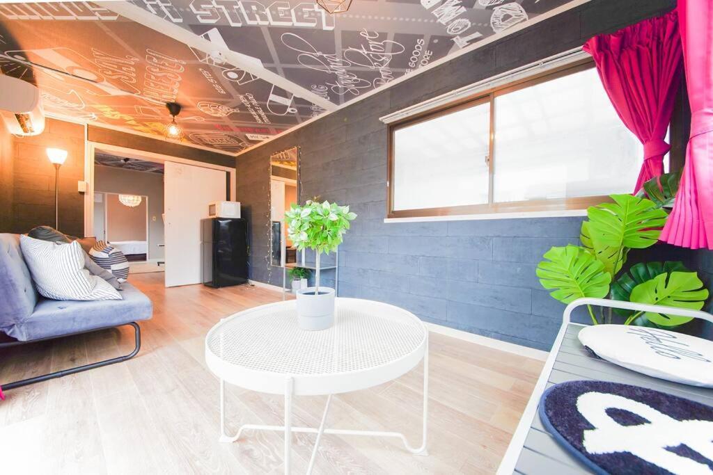 Ferienwohnung Sanacion Namba 難波千日前の5Ldk120平米 駅徒歩2分 広々バルコニーでバーベキューも可能 Ōsaka Exterior foto